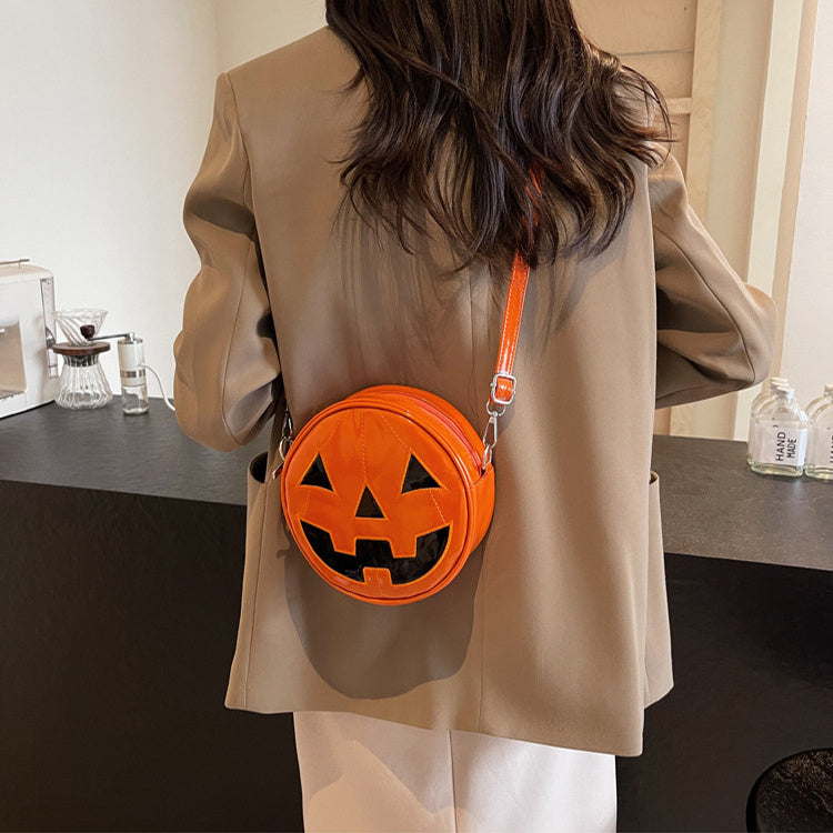 OMNI™ Jack O'Lantern Grin Round Crossbody Bag