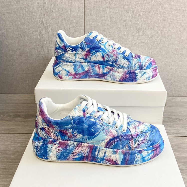 OMNI™ Women's Casual Graffiti Sneakers