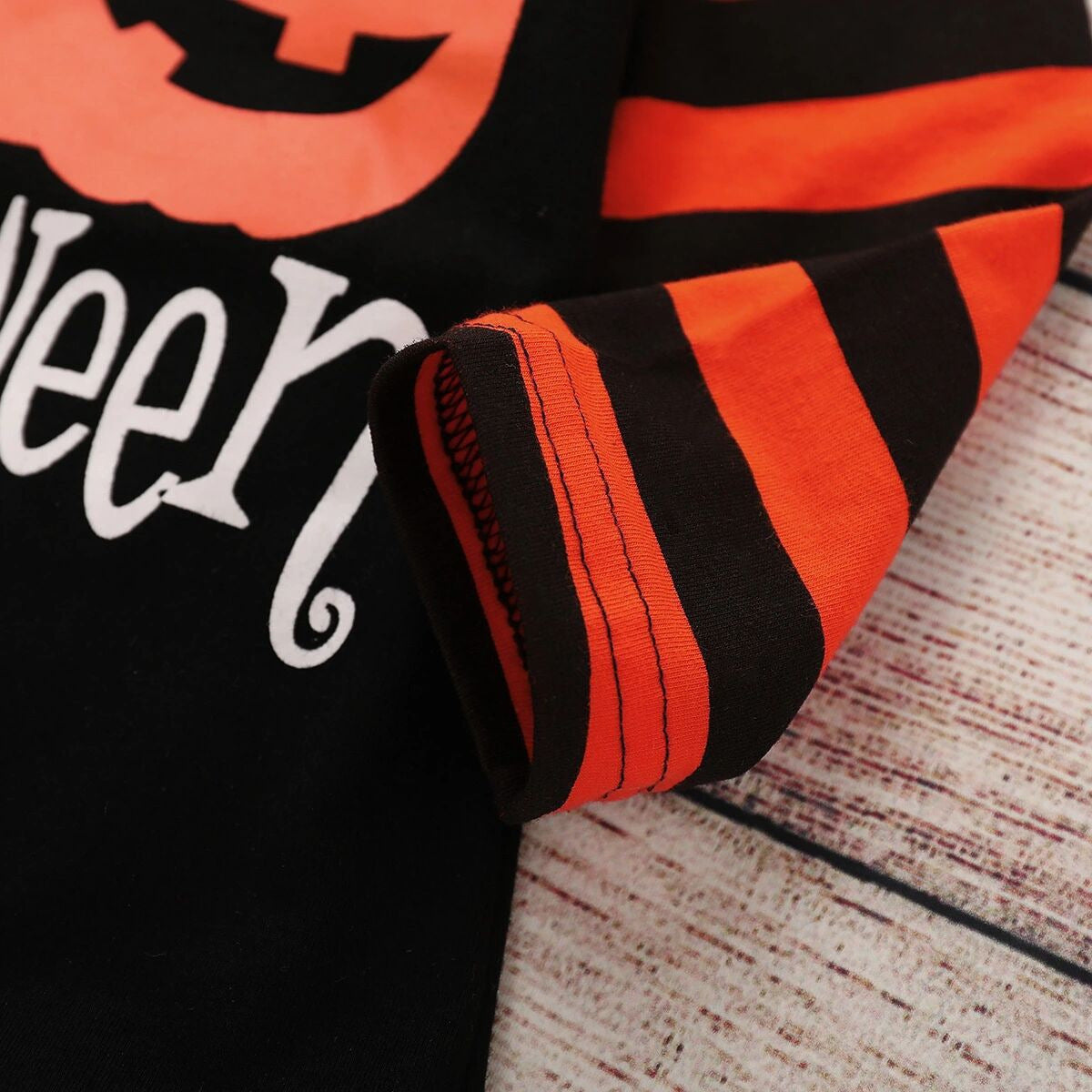 OMNI™ Long-sleeved Halloween Pumpkin Print Infant Romper