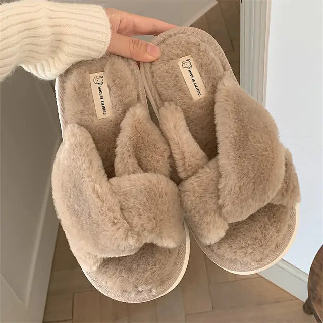 OMNI™ Lovely Heart Fluffy Fur Slippers