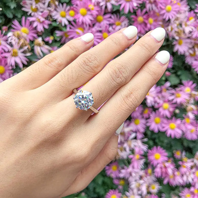 OMNI™ Luxury Moissanite Engagement Ring